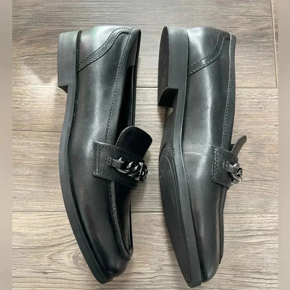 NEW Guess Black Leather Slip On Loafer, Gun Metal Hardware, 1” Heel, Size 8.5M - Picture 4 of 12
